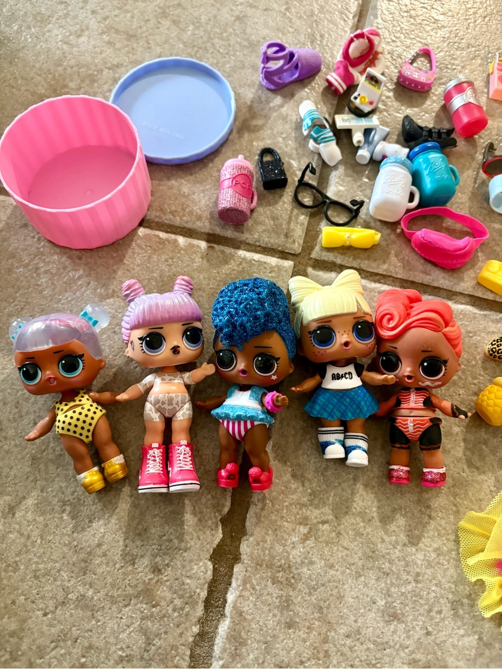 Set of 5 Fashion L.O.L. Dolls with Various Accessories - Kids Toys
